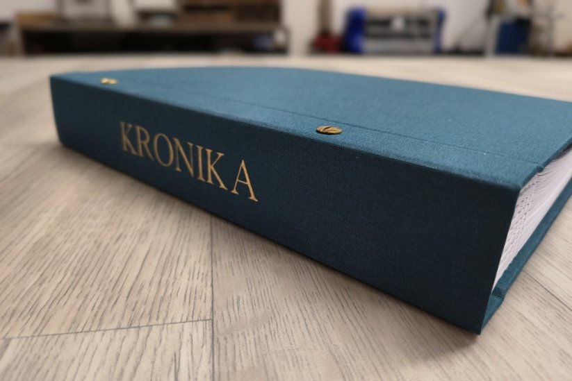 Kronika - petrolejová barva - č.2