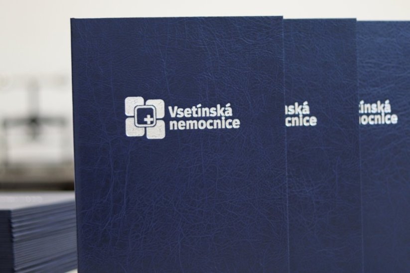 Desky pro reprezentaci Vsetínské nemocnice