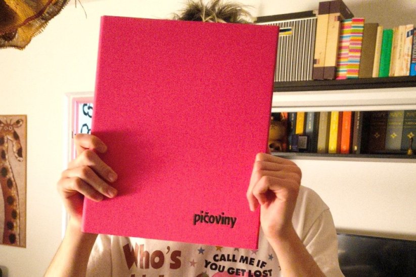 Ten první šanon s majitelem :)