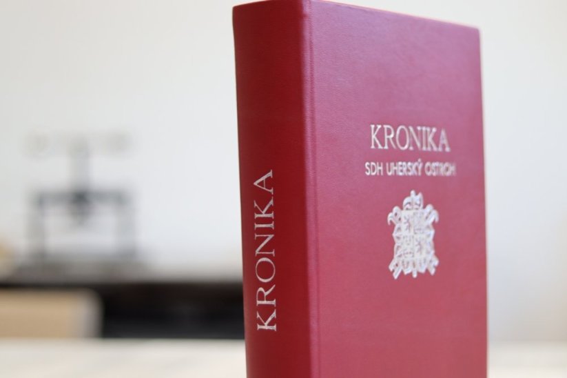 Kronika pro ruční zapisování, A4, 192 listů, pravá kůže - Barva kůže: Černá (80)