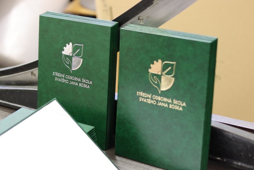 Složky na vysvědčení, koženka - Barva koženky: Slonová kost (21)