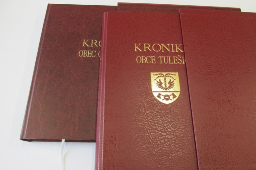 Kroniky v pouzdrech